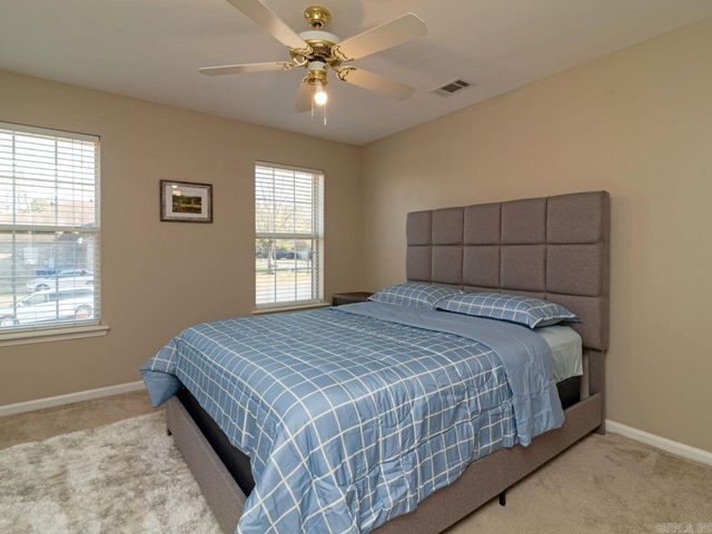 9 Sugarloaf Circle, Maumelle, AR 72113