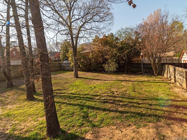 9 Sugarloaf Circle, Maumelle, AR 72113