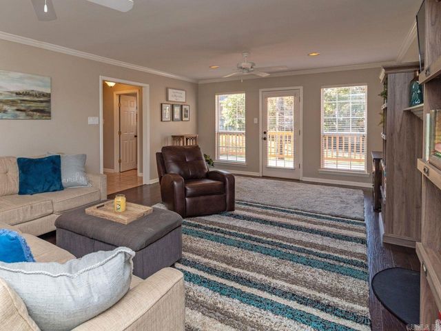 9 Sugarloaf Circle, Maumelle, AR 72113