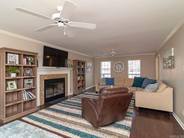 9 Sugarloaf Circle, Maumelle, AR 72113