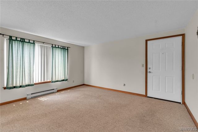 2727 Alder Creek Drive South, Wheatfield, NY 14120