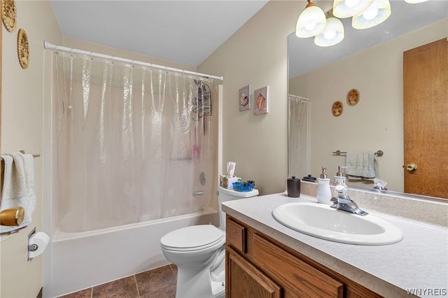 2727 Alder Creek Drive South, Wheatfield, NY 14120