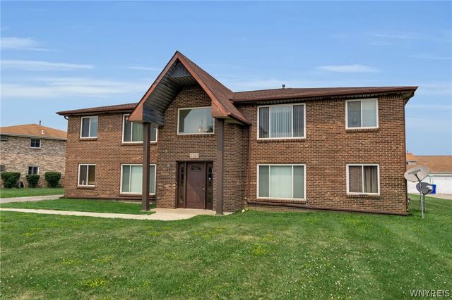 2727 Alder Creek Drive South, Wheatfield, NY 14120