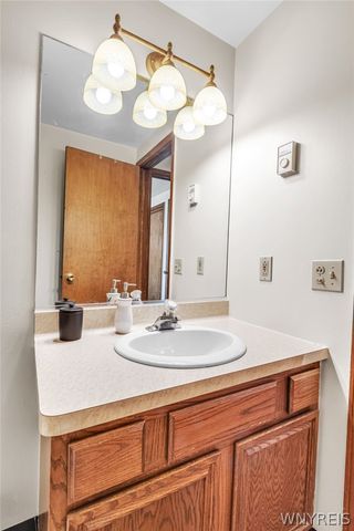 2727 Alder Creek Drive South, Wheatfield, NY 14120