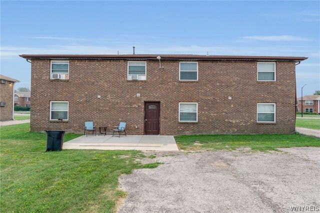 2727 Alder Creek Drive South, Wheatfield, NY 14120