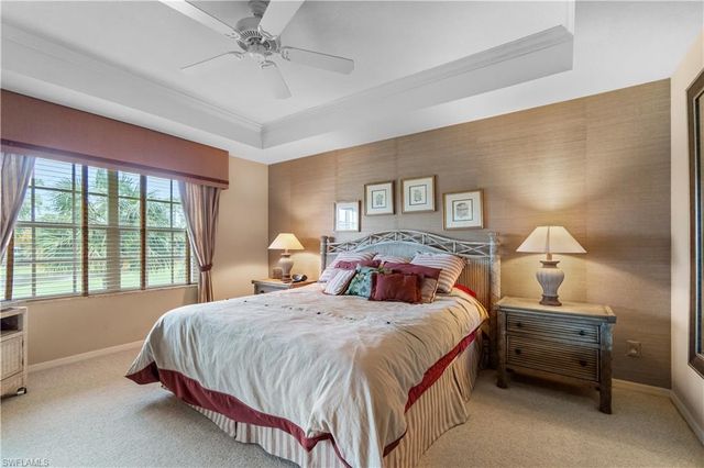 1980 Willow Bend CIR 7-204, Naples, FL 34109