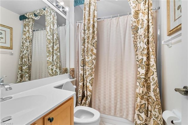 1980 Willow Bend CIR 7-204, Naples, FL 34109