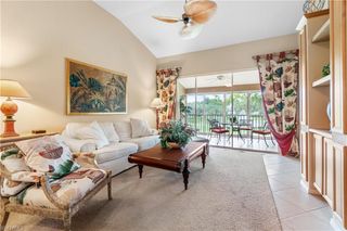 1980 Willow Bend CIR 7-204, Naples, FL 34109