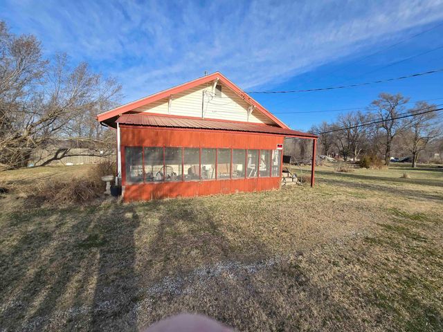 304 E Linden St, Dexter, KS 67038