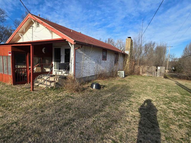 304 E Linden St, Dexter, KS 67038