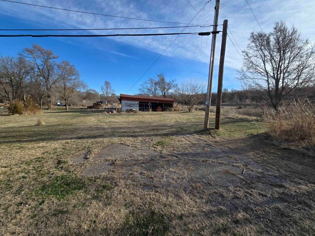 304 E Linden St, Dexter, KS 67038