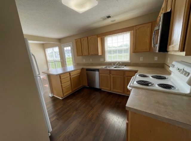 2009 McCrory Pl, Spring Hill, TN 37174