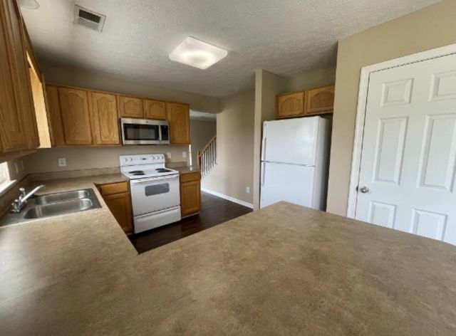 2009 McCrory Pl, Spring Hill, TN 37174