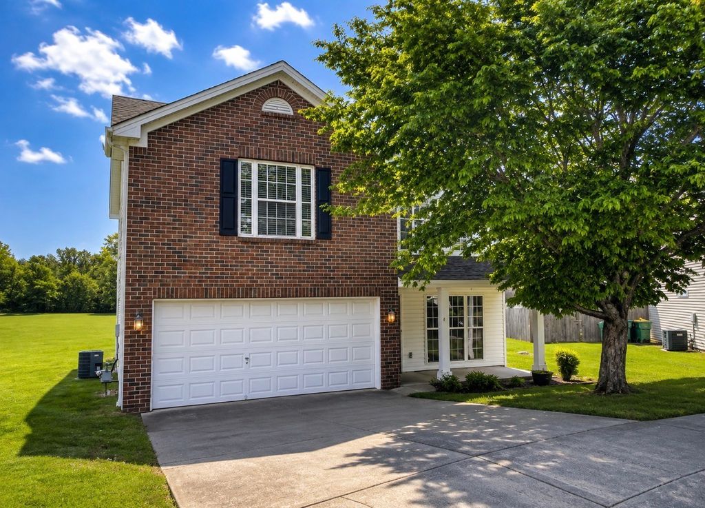 2009 McCrory Pl, Spring Hill, TN 37174
