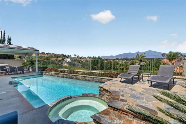 27441 Valderas, Mission Viejo, CA 92691