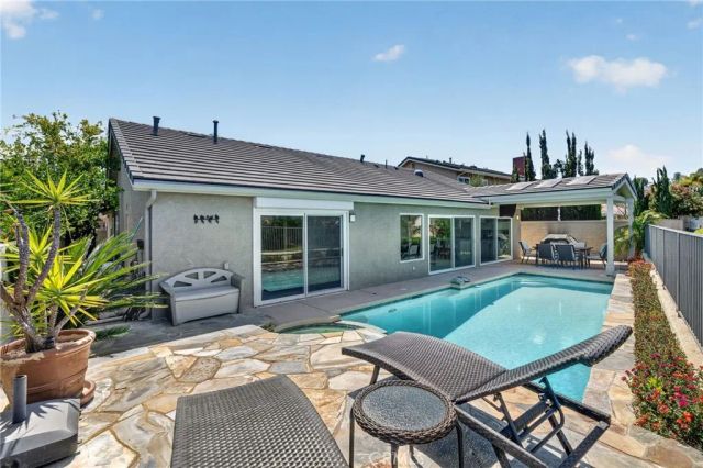 27441 Valderas, Mission Viejo, CA 92691