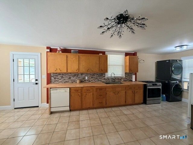 774 Hamilton Avenue, Waterbury, CT 06706