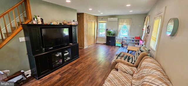 1395 KUMRY RD, Pennsburg, PA 18073
