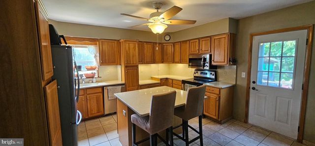 1395 KUMRY RD, Pennsburg, PA 18073