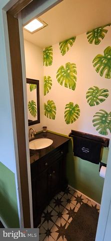 1395 KUMRY RD, Pennsburg, PA 18073