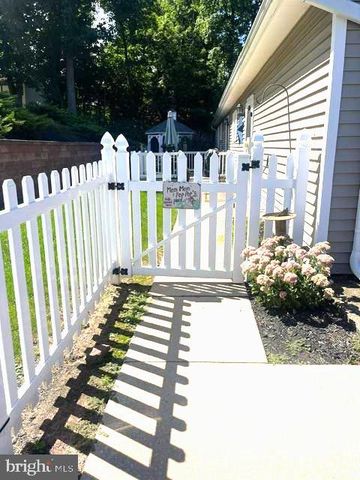 412 RUSSELL AVE, Douglassville, PA 19518
