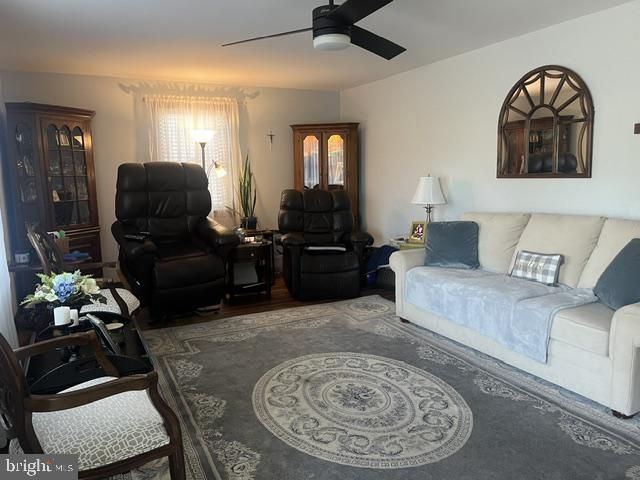 412 RUSSELL AVE, Douglassville, PA 19518