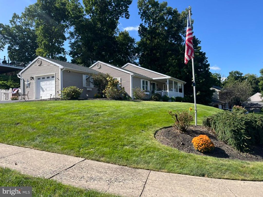 412 RUSSELL AVE, Douglassville, PA 19518