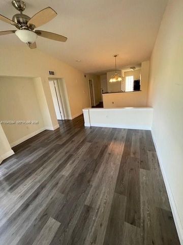 4751 Via Palm Lakes 421, West Palm Beach, FL 33417