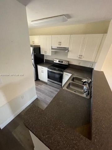 4751 Via Palm Lakes 421, West Palm Beach, FL 33417