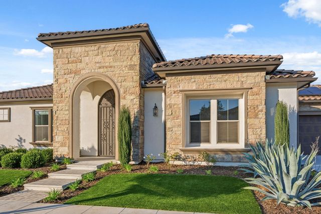 2687 Trenton Avenue, Clovis, CA 93619