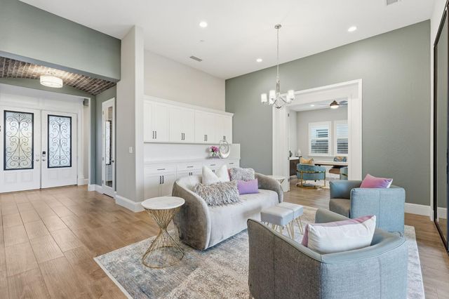 2687 Trenton Avenue, Clovis, CA 93619