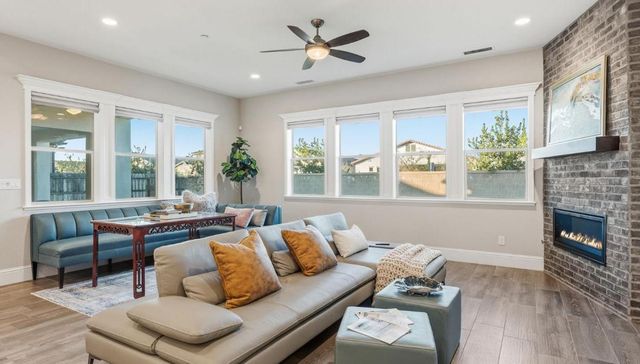 2687 Trenton Avenue, Clovis, CA 93619