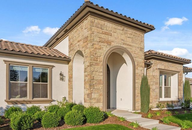 2687 Trenton Avenue, Clovis, CA 93619