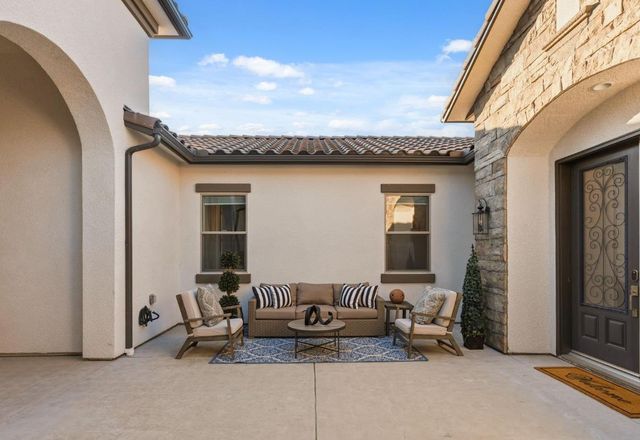 2687 Trenton Avenue, Clovis, CA 93619