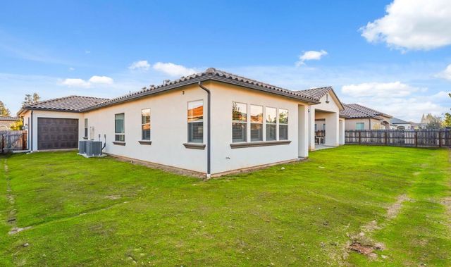 2687 Trenton Avenue, Clovis, CA 93619