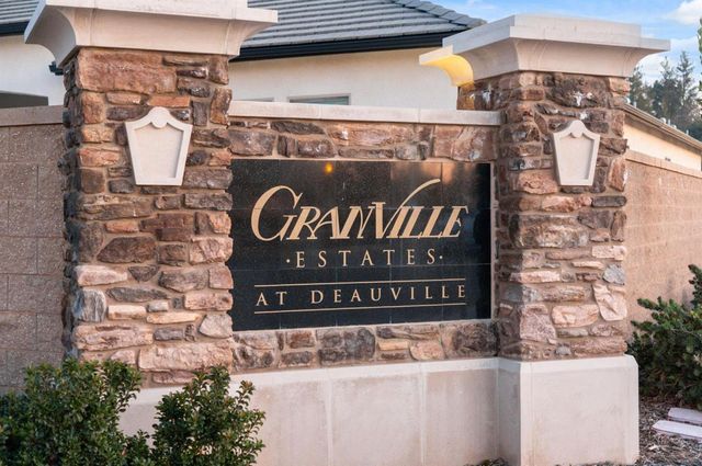 2687 Trenton Avenue, Clovis, CA 93619