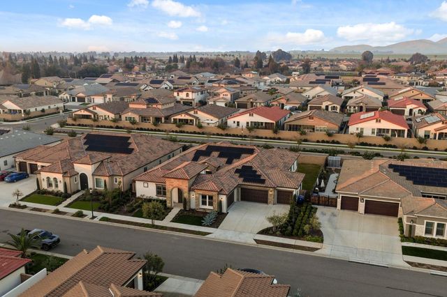 2687 Trenton Avenue, Clovis, CA 93619