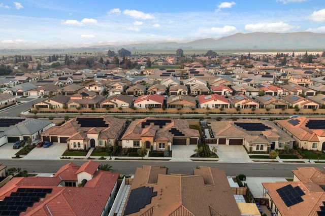 2687 Trenton Avenue, Clovis, CA 93619