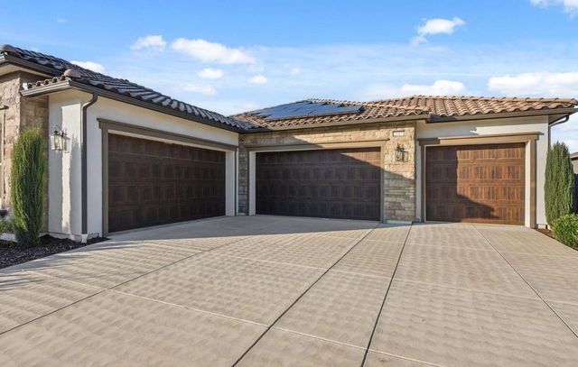 2687 Trenton Avenue, Clovis, CA 93619