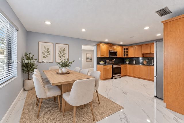 7393 SW 22nd St 7393, Miami, FL 33155