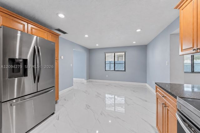 7393 SW 22nd St 7393, Miami, FL 33155