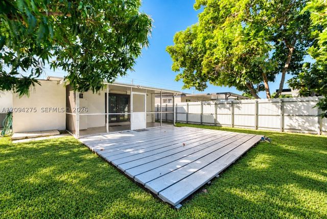7393 SW 22nd St 7393, Miami, FL 33155