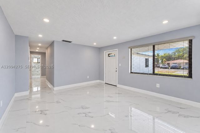 7393 SW 22nd St 7393, Miami, FL 33155