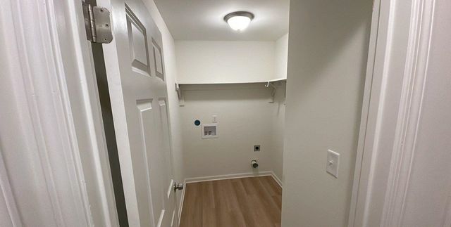 5 E BYFIELD DR, Memphis, TN 38109