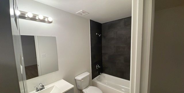 5 E BYFIELD DR, Memphis, TN 38109