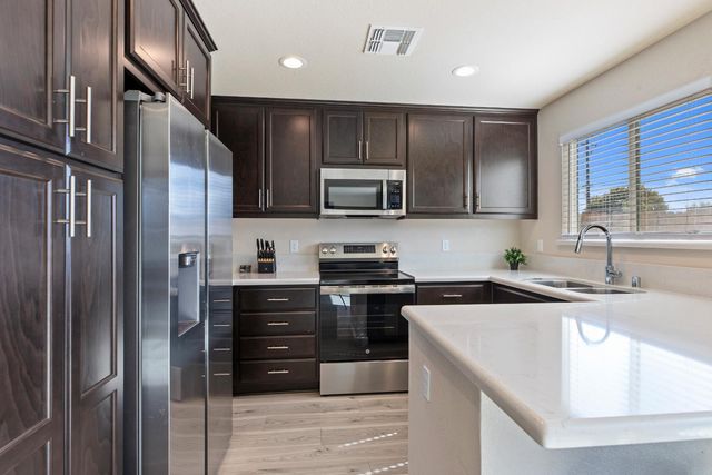 1202 Impression St, Turlock, CA 95380