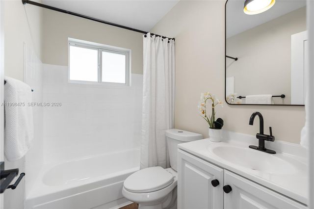 6881 Harding St, Hollywood, FL 33024