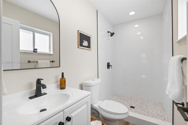 6881 Harding St, Hollywood, FL 33024