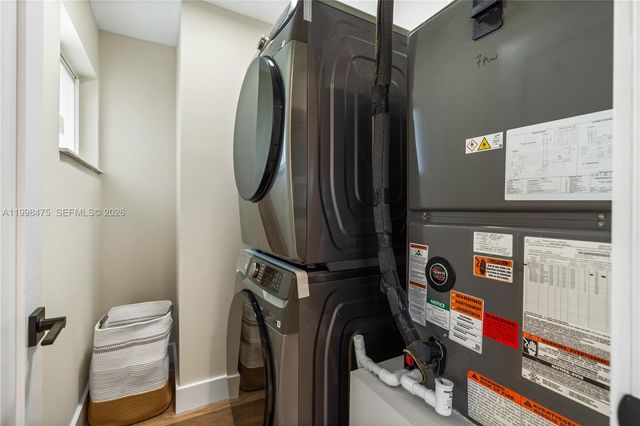 6881 Harding St, Hollywood, FL 33024