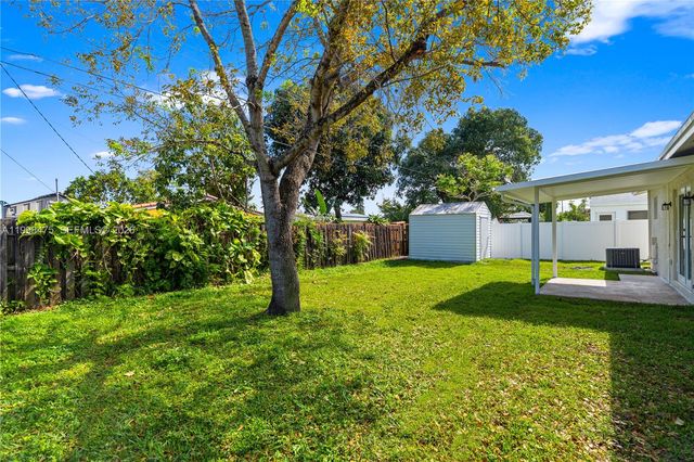 6881 Harding St, Hollywood, FL 33024